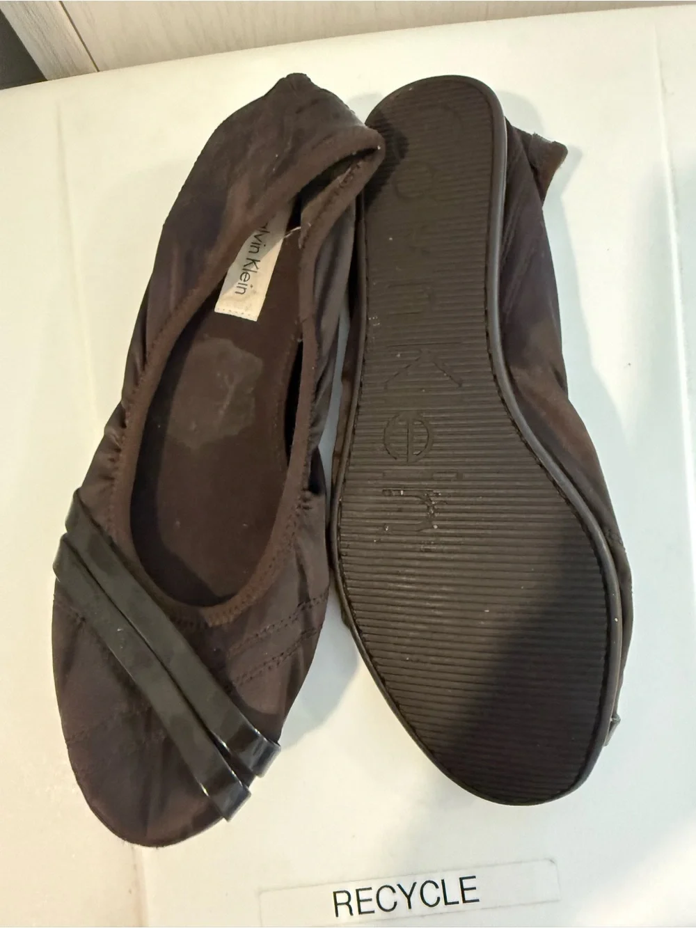 Calvin Klein Brown Quilted Ballet Flats with Glossy Toe Straps size 7